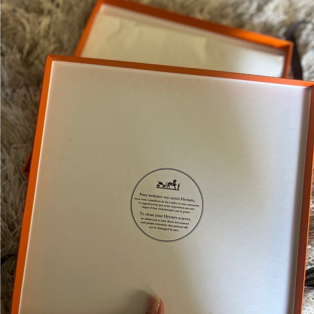 Box - Picture 3 of 3
